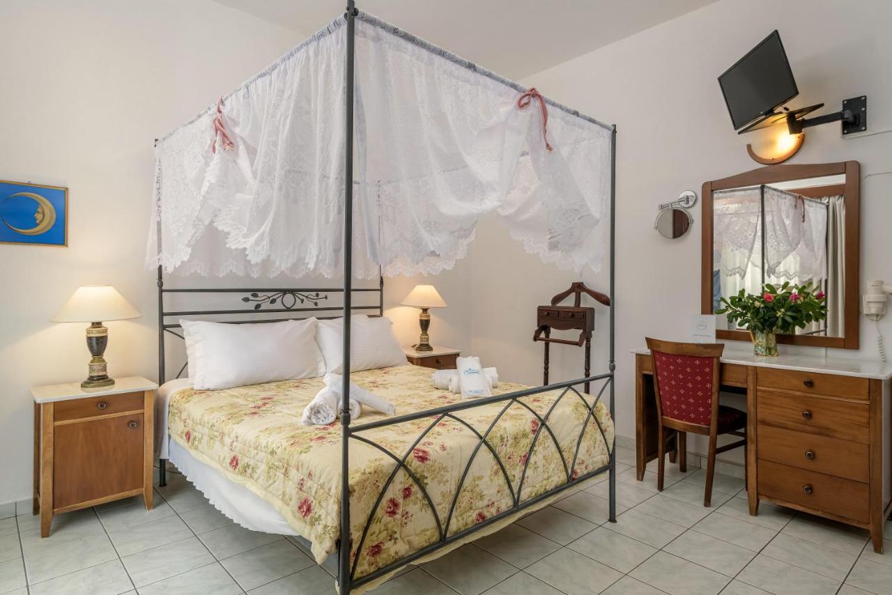 Grikos Hotel Patmos Town Bagian luar foto