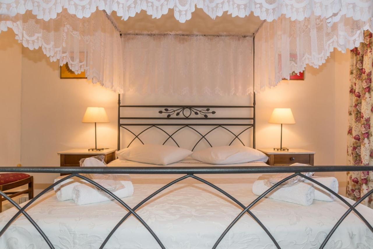 Grikos Hotel Patmos Town Bagian luar foto